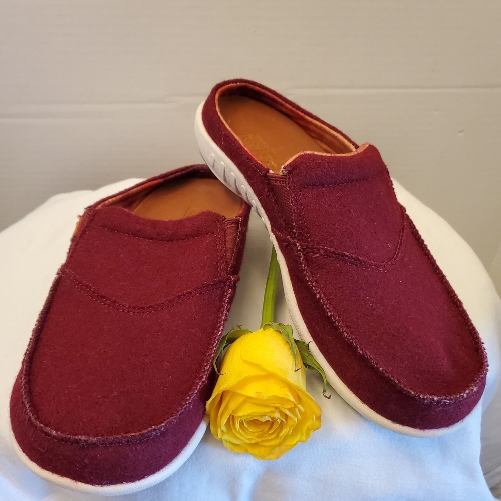 Spenco Burgundy Red Slip-On Comfort Loafers, Size 5
